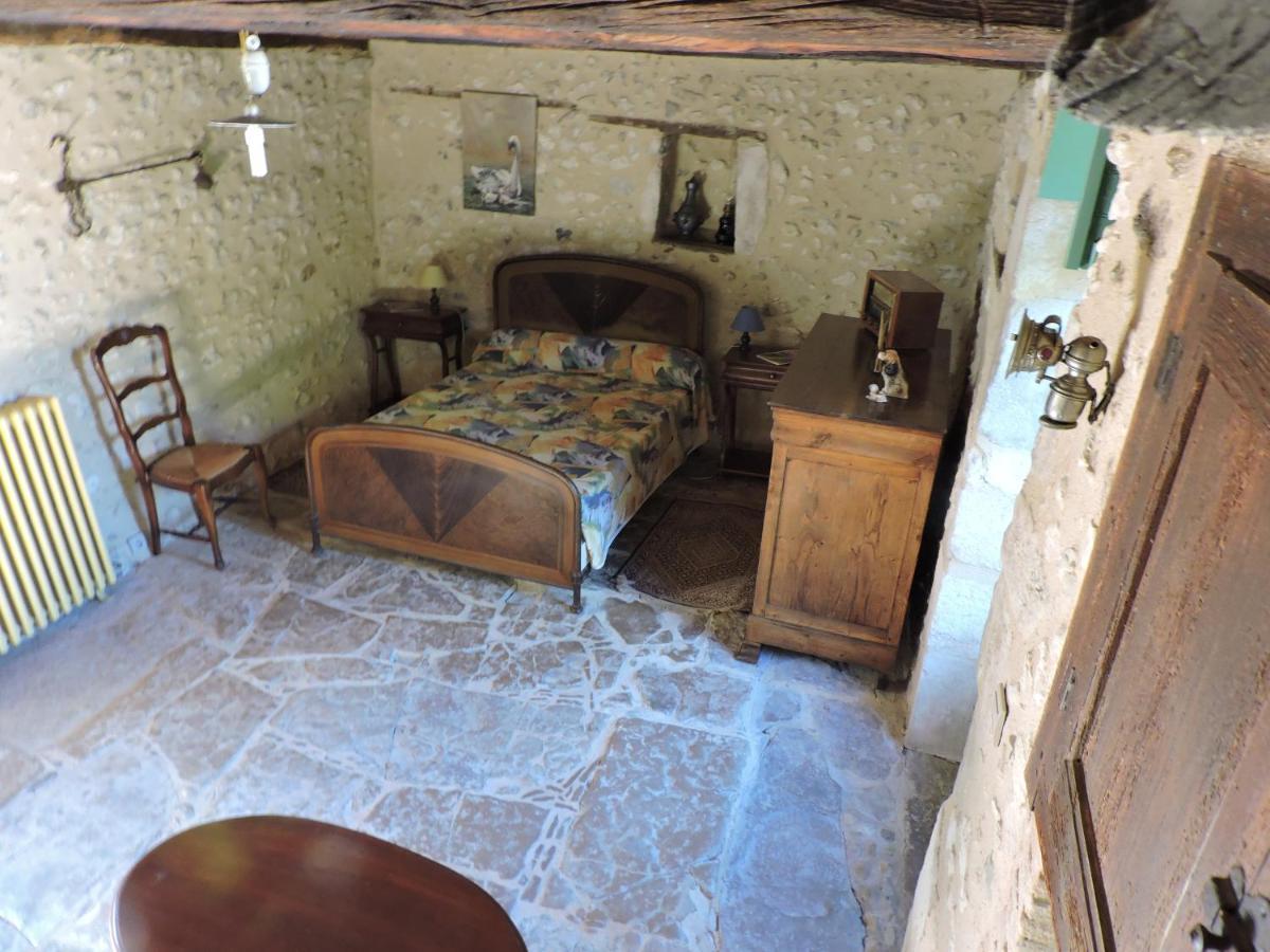 Gite De La Pouvellerie Fossemagne Exteriér fotografie